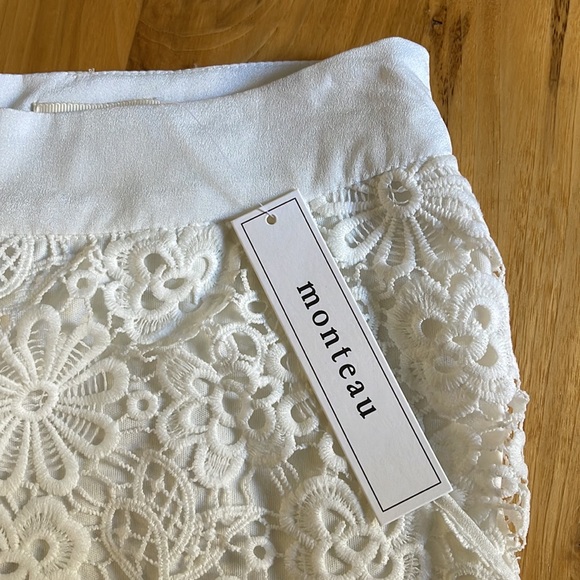 Monteau White Crochet Style overlay Shorts - Picture 2 of 5
